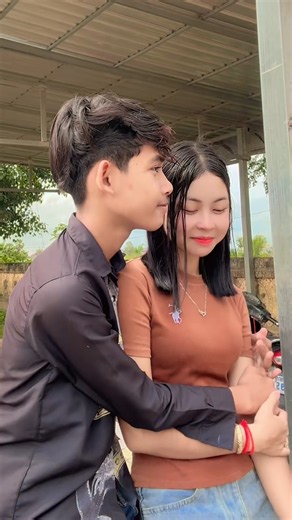 Hugging My Girlfriend ❤️🥰 | Sweet Love & Happiness#HugMyGirlfriend #GirlfriendLove #SweetHug