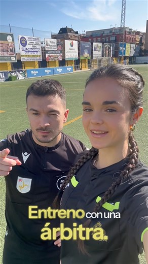 Entreno con una árbitra (Parte 1)💪🏻 #Short #YouTube #ShortVideos #Referee #Soccer #Football #Viral