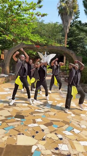 MAMACITA - ALIEN SKIN