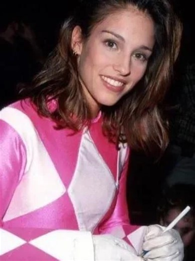 Amy Jo Johnson in the 90s #movies #foryou #90s #powerrangers | power rangers movie