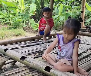 Two poor children fought over food, causing serious consequences | Viral Clip 142