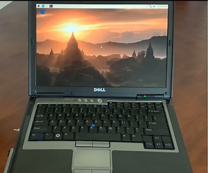 Battery Powered Raspberry Pi in Repurposed Laptop