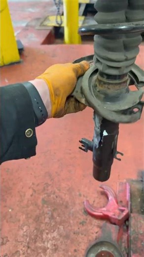 Citroen DS3 front spring broken