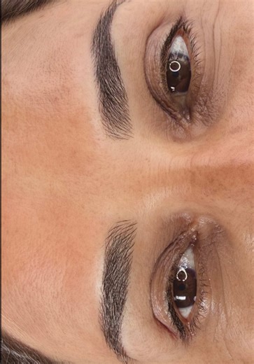 Si sientes que tus cejas no tienen forma o siempre necesitas maquillarlas… esto te interesa. 👀 La técnica NANOSHADOW crea un efecto difuminado suave, como si estuvieran maquilladas, pero respetando la naturalidad de tu rostro.☺️ No es tan marcado… es un efecto natural✨ #cejastrujillo #cejasperfectas #ingridvega #micropigmentacion