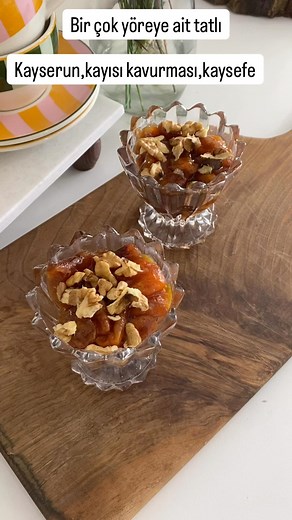 özlem özgül on Instagram: "Ben bir vanlı olarak kayserun diye biliyorum 🤍🤍 Peki siz🫣 Hafif mayhoş tadıyla artık çay saatlerine eşlik ediyor deneyenlere şimdiden afiyet olsun🤗 Bir su bardağı kurutulmuş kayısı İki yemek kaşığı yağ Üç yemek kaşığı şeker İlk başta kayısılarımız yumuşasın diye kayısıları bir su bardağı suyla haşlıyoruz suyunu çektikten sonra yağını ve şekerini katıyoruz.. Afiyet olsun🥰 . . . . #keşfetteyiz #van #home #mutfağım #tariflerim"