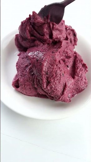Berry Smoothie Bowl That Looks This Good #smoothie #easyrecipe