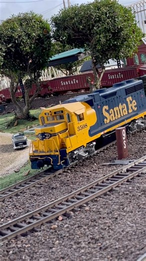 ATSF and SP small scale train #railwaymuseum #railfan #trainmuseum #train #shorts