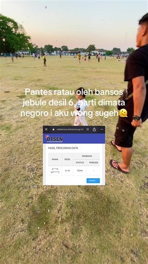 Cara cek bansos 1). Cara Cek Melalui Situs Web Kunjungi situs Cek Bansos Kemensos. Isi data wilayah domisili Anda (Provinsi, Kabupaten/Kota, Kecamatan, dan Desa/Kelurahan) sesuai dengan KTP. Ketikkan nama lengkap Anda persis seperti yang tertera di KTP. Masukkan kode huruf (captcha) yang muncul di layar. Klik tombol Cari Data. Sistem akan memproses dan menampilkan status apakah Anda terdaftar sebagai penerima bansos atau tidak. YouTube ·Kompascom Reporter on Location 4 2). Cara Cek Melalui Aplik