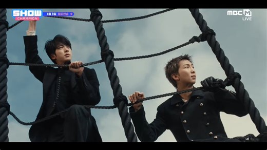 👑 BTS’ “SWIM” just claimed the #1 spot on today’s Show Champion.This victory marks the song’s first Triple Crown!Huge congrats to @bts_bighit and ARMY! 💜🥂#SWIM10thWin #BTS174thWin#BTS #방탄소년단 #BTS_SWIM(260408)