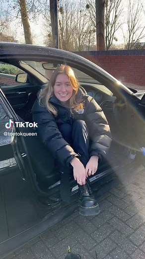 How to Properly Put On Your Boots in a Car