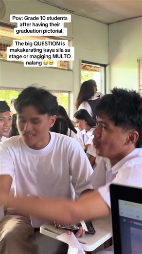 Celebrating Grade 10 Graduation: Emotions and Memories