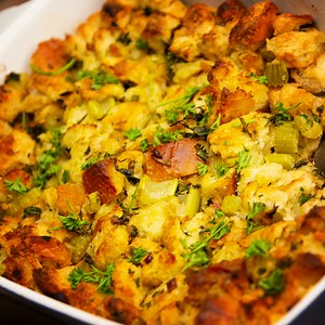 Perfect Classic Stuffing Recipe (Steps with Video!) | How To Cook.Recipes