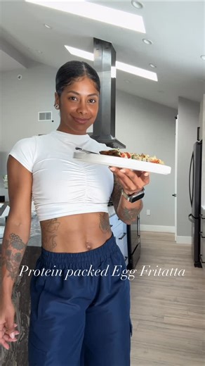 Massy Arias on Instagram: "You’re going to want to save this recipe as it doesn’t get more simple but it is so yummy || Está receta esta increíble. What your sexy self will need: 6 whole eggs + 1/3 cup egg whites/ 6 huevos enteros + 1/3 taza de claras. 4oz nitrate-free uncured ham (optional)/ 4oz de jamón sin nitratos. 1/2 cup white onion/ 1/2 taza de cebolla blanca. 1.5 cups spinach/ 1.5 taza de espinaca. 1/2 cup red bell pepper / 1/2 taza de pimentón rojo. 1 cup cherry tomatoes/ 1 taza de toma
