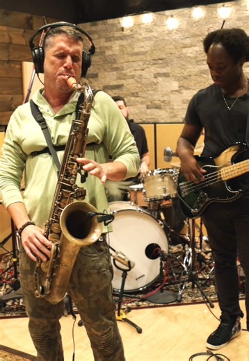 Playing the blues on tenor #saxophone @solo #blues