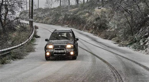 ΒΙΝΤΕΟ: Νιφάδες χιονιού σε ορεινές περιοχές της Θεσσαλονίκης | Parallaxi Magazine