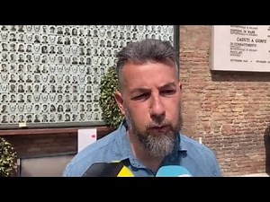 L'uomo che ha allontanato il pensionato dal corteo a Bologna: «Ecco come sono andate le cose e pe...