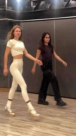 Pasarela Training with Miss Grand Russia 2023 Anastasiia Volkonskaia