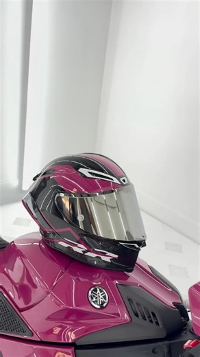 Top Car Wraps Inc | #Kniflesstape 🥷 vs #helmet . . . . . #topcarwraps #masterwrap #vinylwrap #wrapinstaller #tutorial #yamahar1 #bikergirl #bikerchick... | Instagram