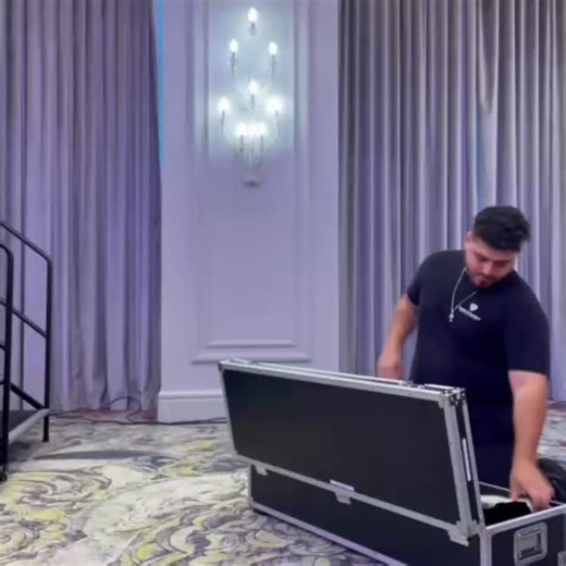 New world record?? Watch our technicians set a 7’11”x14’ screen in less than 30 seconds 👀. We provide AV/production that is ALWAYS consistent in quality and pricing. DM or email for more info! 📧info@premierinnovationsllc.com #screen #audiovisual #travel #tech | Premier Innovations