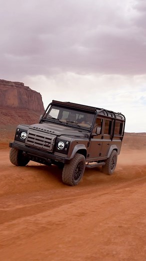 When will you start your journey with your own custom Land Rover Defender into the unknown?! ❤️✨🦁 Driven by passion, inspired by adventure! #thelandrovers #curtomdefender #defender110 #modifieddefender #luxurycar #landroverdefender #v8defender #corvette450 | The-Landrovers