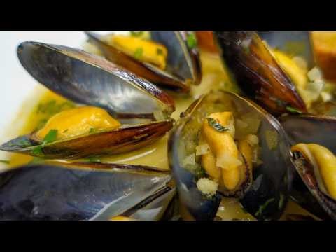 White Wine Garlic Butter Mussels