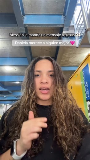 Naydhelyn Vidal on Instagram: "Messiah ta entregao’ con Dani 👀🩷"