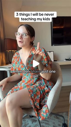 Emma Clarke 🧪✨ on Instagram: "@emmaslifescience Explore more reels on my main acc 🙊👀 Discovering joy in the everyday moments and big dreams 🌟✨ Balancing work, fun, and relaxation like a pro! 😌 #happylady #floweroflife #cutenessoverloaded Credits: @flowerlyemmi (I am just a fanpage)"