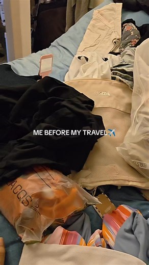 May fashion show munang nagaganap bago matapos mag impake! 🤣🤣🤣 #travel #OOTD #traveloutfit #packwithme | Rosette Macaventa-Lopez