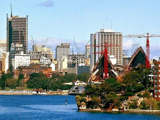 Take a look at 12 eye-opening pics of Sydney then and now