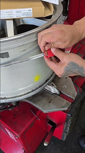 Installing band-type tpms sensor