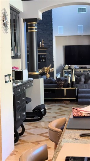 Dolly's Adventures: Puppy Training Triumphs