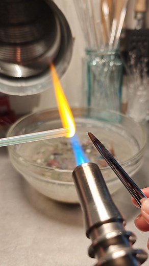 New flower murrines are available on my website https://www.etsy.com/shop/MPcraftsNL?section_id=49676890 Limited quantity! 🌸 #murrini #verre #glass #flameworking #lampwork #millefiori #perles #glassartist | Maria Popkova