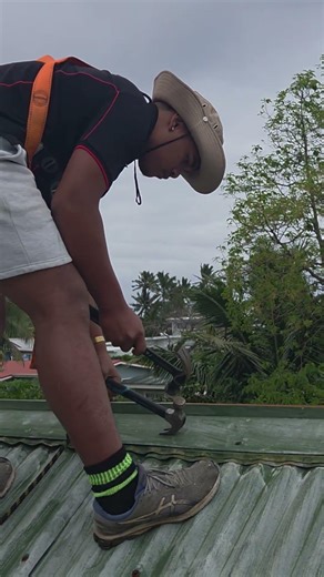 How to rescrew a roof in Auckland