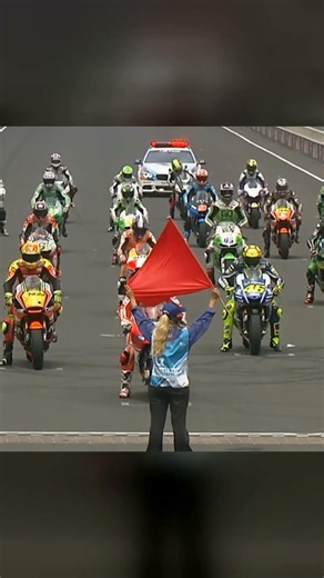 震撼！2014印第安納波利斯MotoGP雨戰極速對決 #MotoGP，2014印第安纳波利斯站，雨战，极限极速，风暴