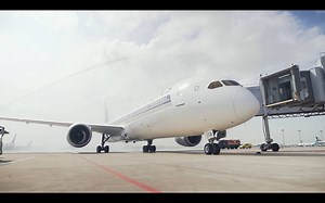 3M views · 281 shares | We welcomed our brand new Boeing 787-10 Dreamliner on 28 March, which also features our brand new regional Business Class cabin products! Check out the highlights from the launch and find out more: https://bit.ly/2I4nHWK | Singapore Airlines | Facebook