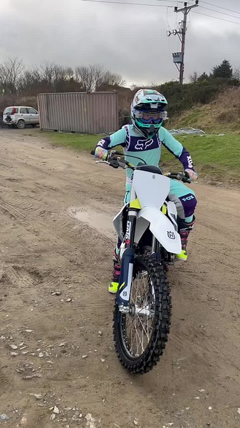 Sam Bottomley (@sambottomley)’s videos with Make Me Feel Good - Belters Only & Jazzy