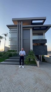 1.4M views · 10K reactions | Moderna y sofisticada vivienda en Alphaville, São Paulo  House tour by @augustobraga | Revista DECK | Facebook