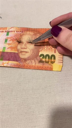 Classic Makeup Tutorial: Natural Look with a Subtle Cat Eye