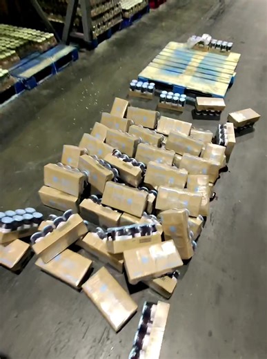 Day in the life😮‍💨💸 #Warehouse #Selector #Orderfilling