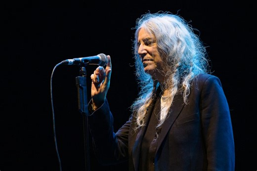Patti Smith publie Bread of Angels avant la tournée des 50 ans de Horses