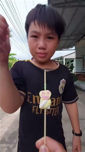 Thử thách ăn kẹo dẻo con vịt màu vàng mini#shorts