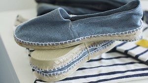 22K views · 939 reactions | Elle veut recycler des jeans en fin de vie pour en faire des espadrilles ... Les espadrilles Otxangoa seront fabriqué par un artisan basé à Mauléon (hé oui, la capitale de l'espadrille ...) Son projet est lancé sur Ulule : https://fr.ulule.com/lespadrille-en-jeans-recyclee/ | Pays basque | Facebook