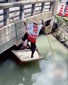 13M views · 43K reactions | This boatman makes going on a boat look so much fun! | Simple ideas | Facebook