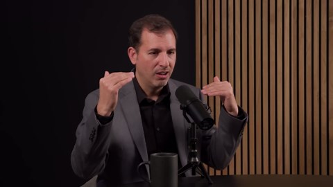 Mold Toxicity: Signs, Symptoms, & Treatment｜Huberman Lab