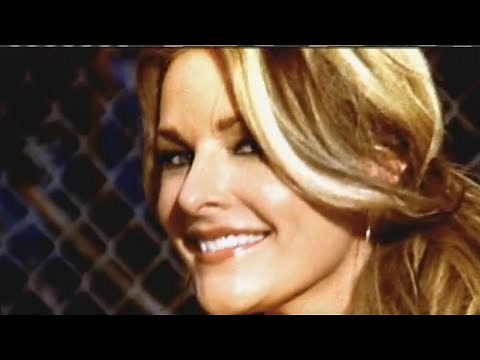 Elizabeth Cook - Sometimes It Takes Balls to Be a Woman (Official Video)