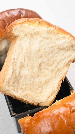 176K views · 384 reactions | The FLUFFIEST MILK BREAD  You won’t...