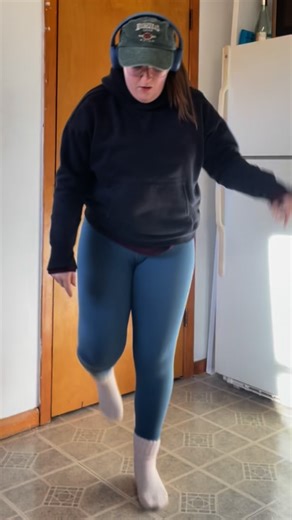 from someone with ZERO dance experience, all it took was patience and consistency. changed my life. @charlottedewittemusic @enricosangiuliano #shuffling #shuffle #shuffledance #freestyle #edm #motivation #beginner #techno | Kamie Shuffle