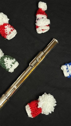 🎅🏼These festive flute hats are the PERFECT treat for any flute player this Christmas! 🤗🎄with lots of fun colours and designs, these are a must if you’re looking to give your flute accessories a festive touch ✨🌟 | Just Flutes