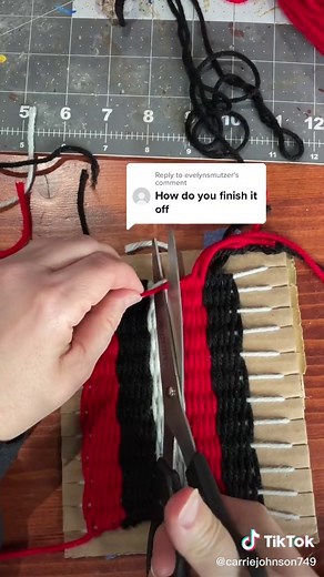 How to End Loom Weave - Art Teacher Tutorial