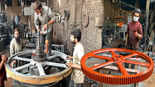 Amazing Huge Industrial Gear Production Process - Large Gear Machining on Manual Lathe Machine | | Inventor TV